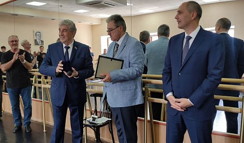 Поздравляем народного артиста
